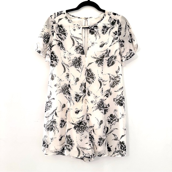 Black and White Loose Fit Floral Romper - Picture 1 of 3